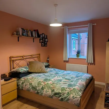 Апартаменты New Lovely 2bed 2bath-parking-by Fabaccommodation Бристоль