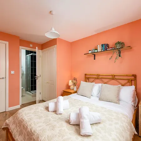 New Lovely 2bed 2bath-parking-by Fabaccommodation アパート