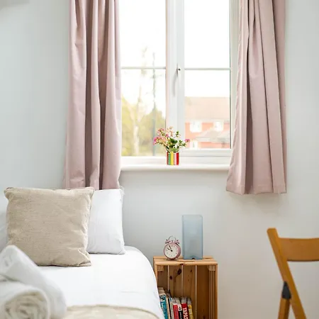 New Lovely 2bed 2bath-parking-by Fabaccommodation アパート