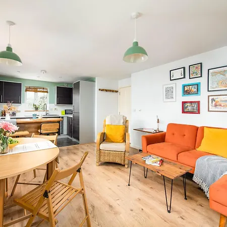 New Lovely 2bed 2bath-parking-by Fabaccommodation * ブリストル